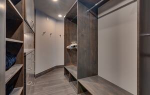 Luxury Modern Home Minutes from the Lake and Ski Slopes - Incline Village, Lake Tahoe. - Incline Village, Nevada