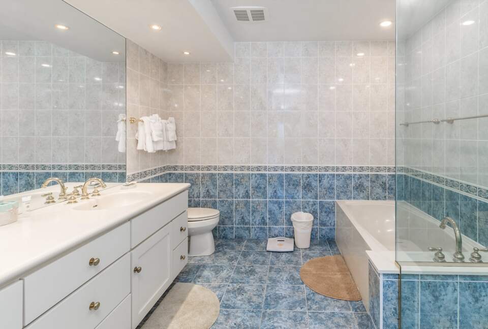 Beautiful Beachfront at Casa Caribe - Grand Cayman - George Town, Cayman Islands