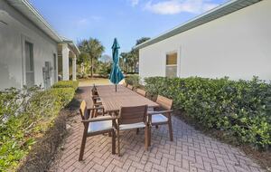 Bonaire Cay Beach Getaway |Charming House and Carriage House + 2 Golf Carts! - Destin, Florida