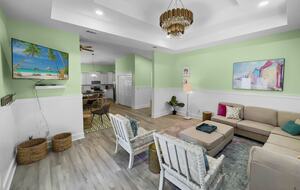 Bonaire Cay Beach Getaway |Charming House and Carriage House + 2 Golf Carts! - Destin, Florida