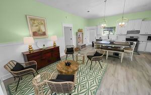 Bonaire Cay Beach Getaway |Charming House and Carriage House + 2 Golf Carts! - Destin, Florida