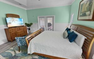 Bonaire Cay Beach Getaway |Charming House and Carriage House + 2 Golf Carts! - Destin, Florida