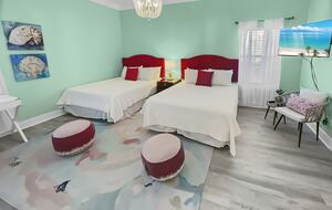 Bonaire Cay Beach Getaway |Charming House and Carriage House + 2 Golf Carts! - Destin, Florida