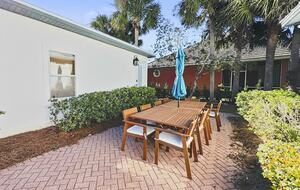 Bonaire Cay Beach Getaway |Charming House and Carriage House + 2 Golf Carts! - Destin, Florida