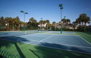 Bonaire Cay Beach Getaway |Charming House and Carriage House + 2 Golf Carts! - Destin, Florida