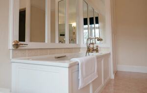 The Lake House - Malvern, United Kingdom