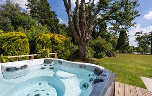 The Lake House - Malvern, United Kingdom