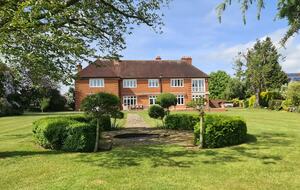 The Lake House - Malvern, United Kingdom