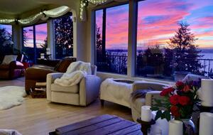 Golden Sunset Villa - Seattle, Washington