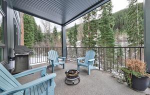 Mid-Mod at Sun Peaks Ski Resort - Sun Peaks, Canada