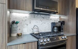 Mid-Mod at Sun Peaks Ski Resort - Sun Peaks, Canada