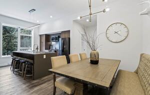 Mid-Mod at Sun Peaks Ski Resort - Sun Peaks, Canada