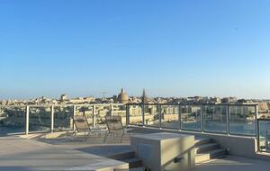 Luxury Seafront Penthouse with Private Pool & Breathtaking Panoramic Sea Views - Sliema, Malta