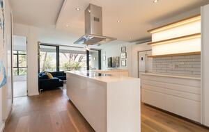 Luxury Retreat set in wooded glen beside the ocean - Cape Town, South Africa