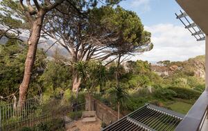 Luxury Retreat set in wooded glen beside the ocean - Cape Town, South Africa