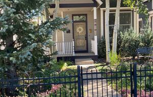 Cozy home in Breckenridge Historic District - ski, mountain bike & hike - walk to shopping + dining - Breckenridge, Colorado