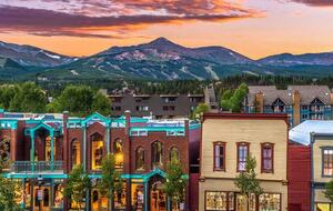 Cozy home in Breckenridge Historic District - ski, mountain bike & hike - walk to shopping + dining - Breckenridge, Colorado