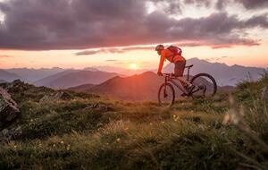 Cozy home in Breckenridge Historic District - ski, mountain bike & hike - walk to shopping + dining - Breckenridge, Colorado