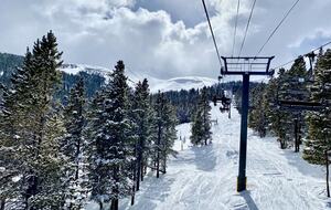 Cozy home in Breckenridge Historic District - ski, mountain bike & hike - walk to shopping + dining - Breckenridge, Colorado