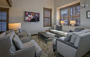 Cozy home in Breckenridge Historic District - ski, mountain bike & hike - walk to shopping + dining - Breckenridge, Colorado