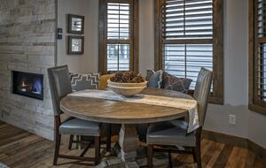 Cozy home in Breckenridge Historic District - ski, mountain bike & hike - walk to shopping + dining - Breckenridge, Colorado