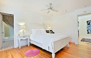 LA JOLLA 4-Bedroom Home, Private Tennis Court Pool and Jacuzzi - La Jolla, California