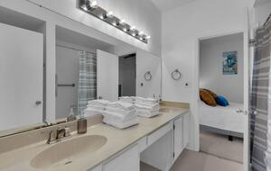 Penthouse With Ocean Views and Private Beach Access - Destin, Florida