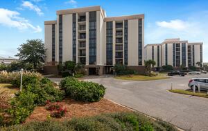 Penthouse With Ocean Views and Private Beach Access - Destin, Florida