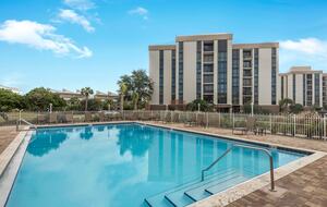 Penthouse With Ocean Views and Private Beach Access - Destin, Florida