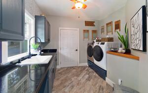 Magical Hawaiian Cloud Forest Estate - Kailua, Hawaii