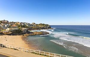 Hamptons style beach front home (R) - Sydney, Australia