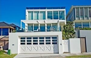 Hamptons style beach front home (R) - Sydney, Australia