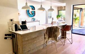 Coastal Scandinavian Inspired Retreat, dog friendly - Earnley, United Kingdom