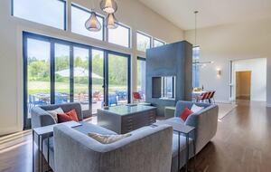 Green Acres of Hidden Hills | Modern Luxury in Wine Country - McMinnville, Oregon