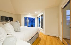 Private Waterfront Oasis - Kelowna, Canada