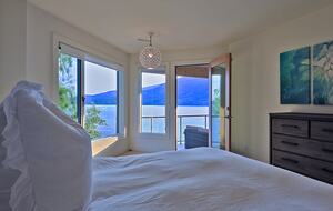 Private Waterfront Oasis - Kelowna, Canada