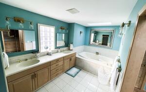 Hidden JEM Lakefront Home - Clear Lake, Iowa