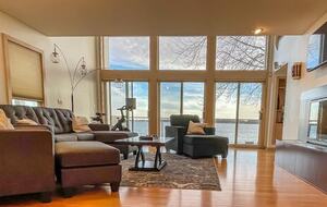 Hidden JEM Lakefront Home - Clear Lake, Iowa