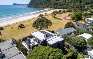 Beachfront Villa | Pauanui - Hikuai, New Zealand