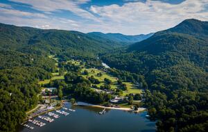Lake Lure Getaway with Hot Tub, Mountain Views, and Community Amenities - Lake Lure, North Carolina