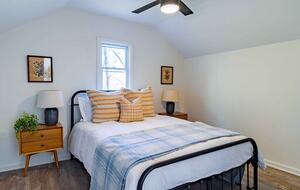 Lake Lure Getaway with Hot Tub, Mountain Views, and Community Amenities - Lake Lure, North Carolina