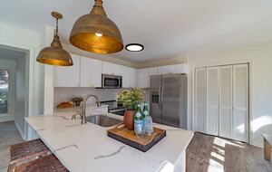 Lake Lure Getaway with Hot Tub, Mountain Views, and Community Amenities - Lake Lure, North Carolina