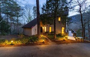 Lake Lure Getaway with Hot Tub, Mountain Views, and Community Amenities - Lake Lure, North Carolina