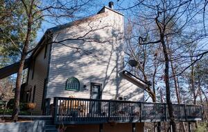 Lake Lure Getaway with Hot Tub, Mountain Views, and Community Amenities - Lake Lure, North Carolina