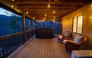 Lake Lure Getaway with Hot Tub, Mountain Views, and Community Amenities - Lake Lure, North Carolina