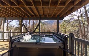 Lake Lure Getaway with Hot Tub, Mountain Views, and Community Amenities - Lake Lure, North Carolina