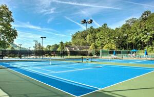 Lake Lure Getaway with Hot Tub, Mountain Views, and Community Amenities - Lake Lure, North Carolina