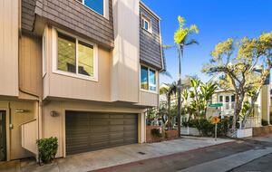 Mission Beach Townhome with Bay Views - San Diego, California