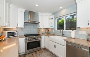 Mission Beach Townhome with Bay Views - San Diego, California