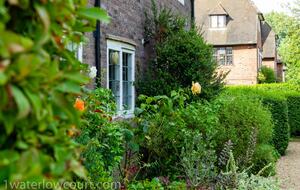 1 Waterlow Court - London, United Kingdom